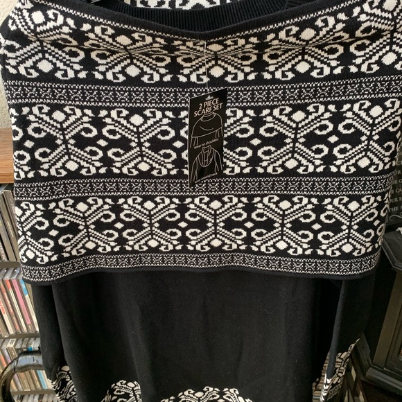Black Tunic sweater w/matching shawl - Picture 1 of 2